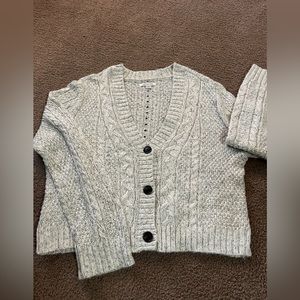Women’s beautiful sweater. Great shape